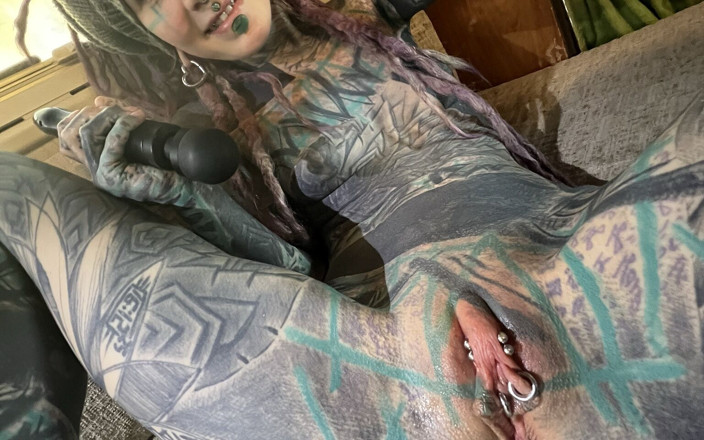 Anuskatzz: Alt Tattoo Para Perverse Przygody na zewnątrz podczas podróży