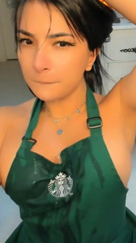 Barista nakal anda menawarkan untuk merangkap dia dan secawan kopi