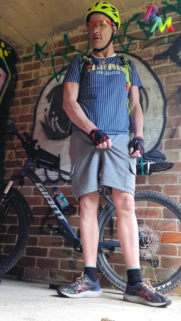 RainbowAdventures: Mi eccito così tanto quando sono andato in bici, mi...