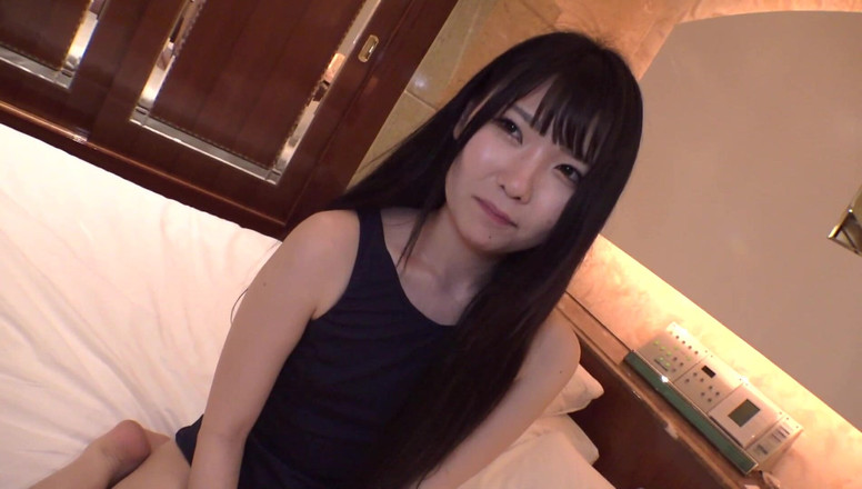 Strix: Esbelta e bonita se transforma em uma puta vestindo o...