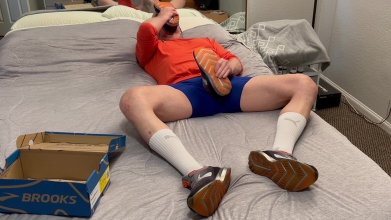 snkrluvr69: Twin Brooks लेवीटेट, पहनना, चोदना, वीर्य, चाटना