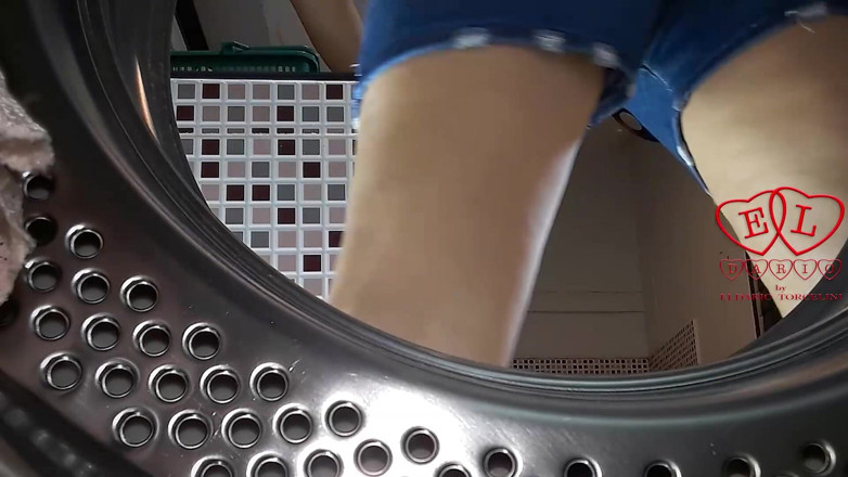 Strange stepfamily: Housewife fucked in the washing machine.