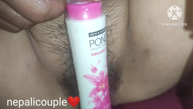 Nepalisexycouple: Ho messo una bottiglietta nella mia figa. Puti Chilaayera Hairaan...