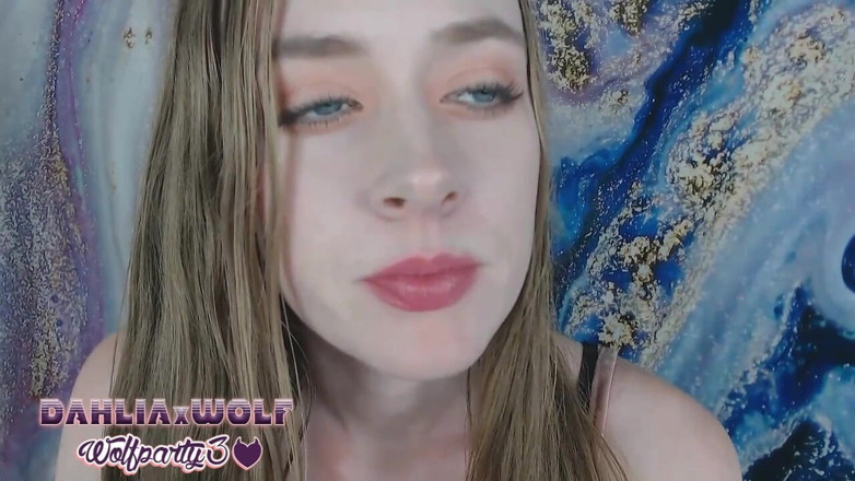 Dahlia Wolf: Líbání s velkými našpulenými rty pov