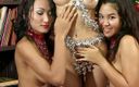 Asian Cuntz: Des filles festives dansent