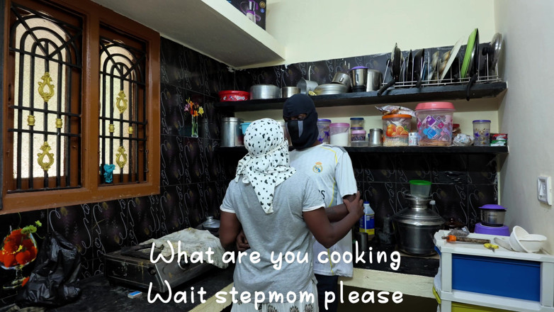 Tamilmalkova2: Seducing Stepmom