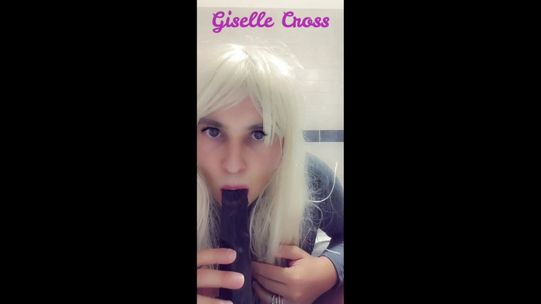 Giselle Cross: BBC Trening głębokie gardło w dildo