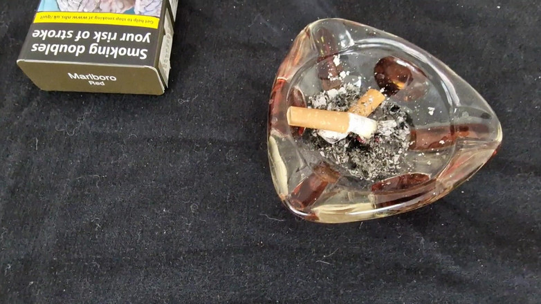 jasminebrooks: Rauchen zum ersten mal