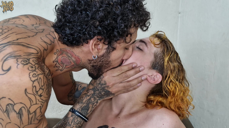 Mano Nico Official: Cewek nakal amatir ini dientot habis-habisan sama kontol besar pria...