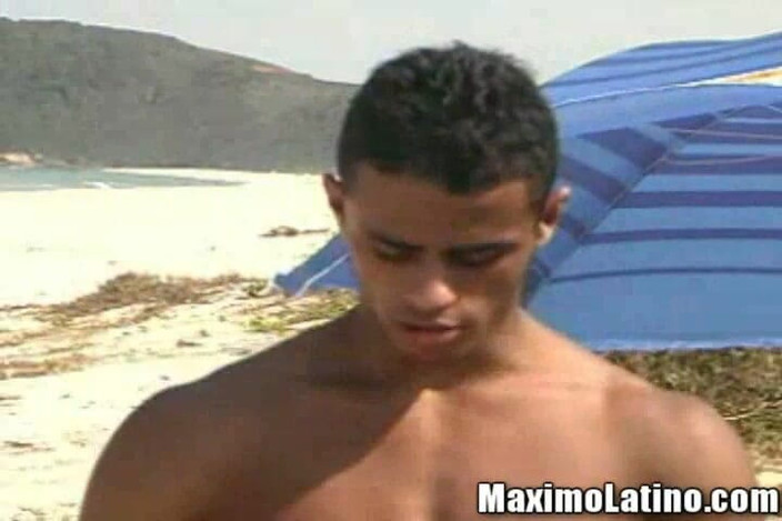 Cruiser Boys: Il marrone latino ha battuto fuori il muscolo del ragazzo...