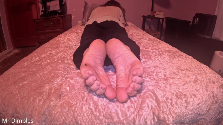 Mr Dimples: Seni tabanlarıma bağımlı istiyorum!