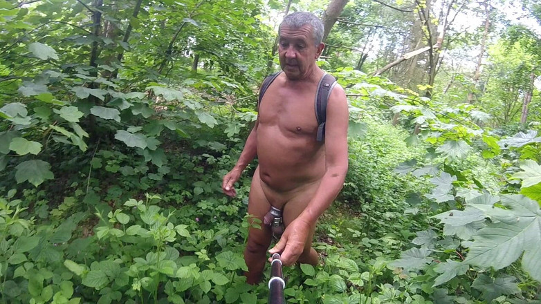 Andy: Strip off Gå i skogen