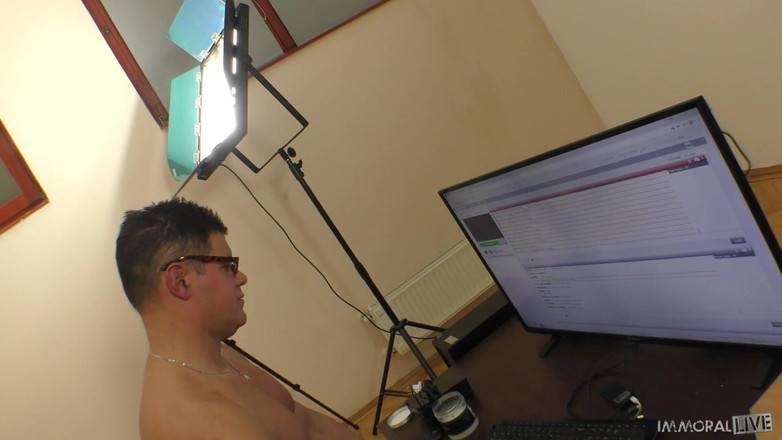 Immoral Live: Seks bertiga dengan MILF &amp; 18 tahun