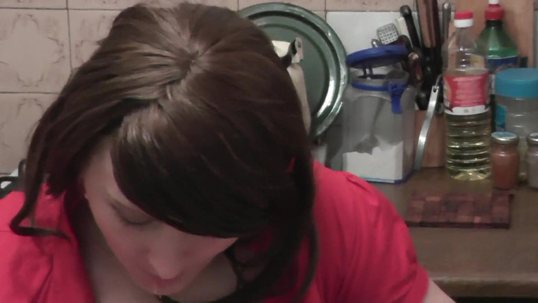 XXX-Platinum: Kitchen sexy stepmom Milf without panties eats banana, fruit, masturbates...
