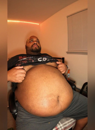 Blkhole420: Stuffed and bloated before bed