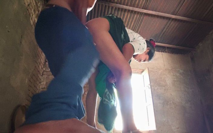 Desi janu: Desi Bhabhis enormer arsch wird gefickt