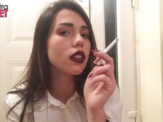 Smokin Fetish: Super sexy Italian girl teasing everyone with her smoking