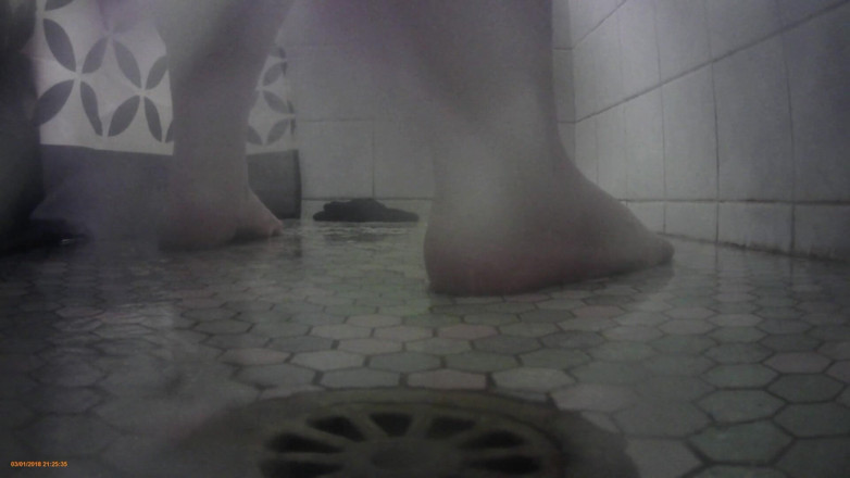 LaLaDelilah: BBW shower feet
