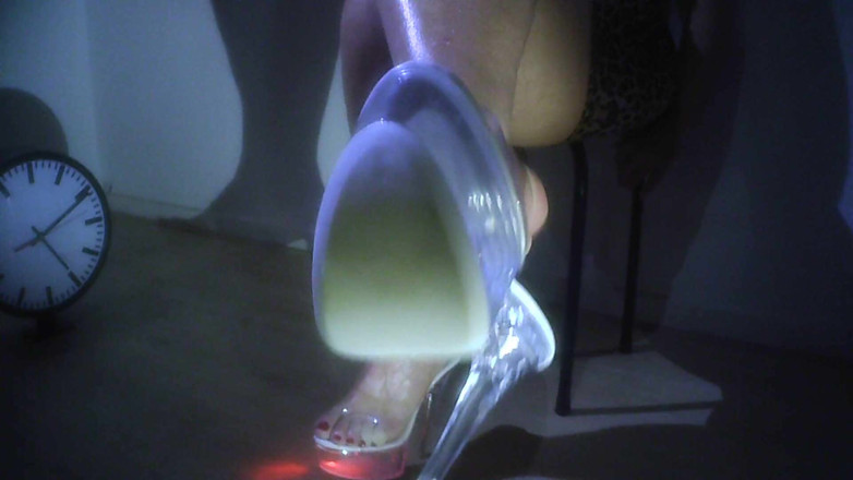 MisS Angel: Red toes and clear heels.