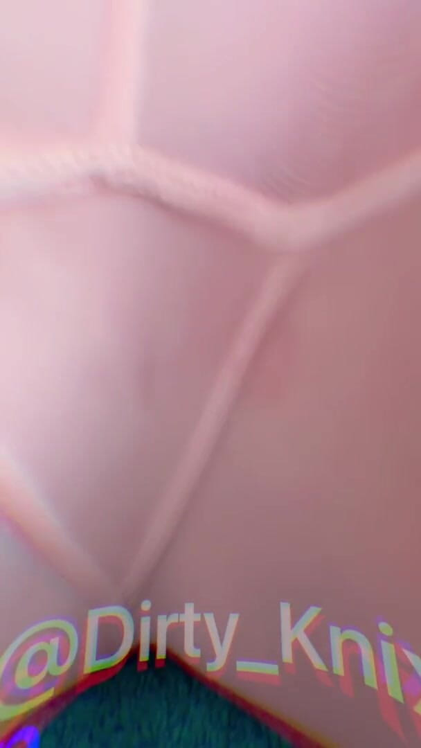 Dirty Knix: クリーミーなヨガパンツの潮吹きと弄び