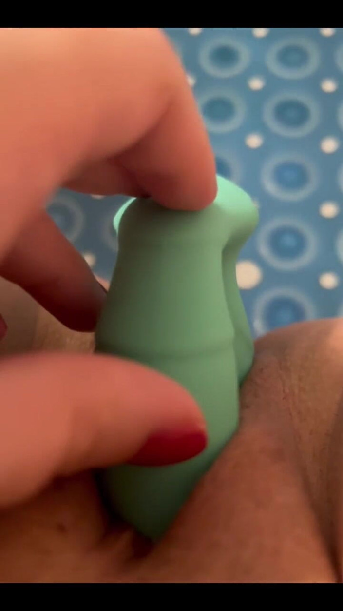 Dirtysecret: I Love This Self Thrusting Dildo