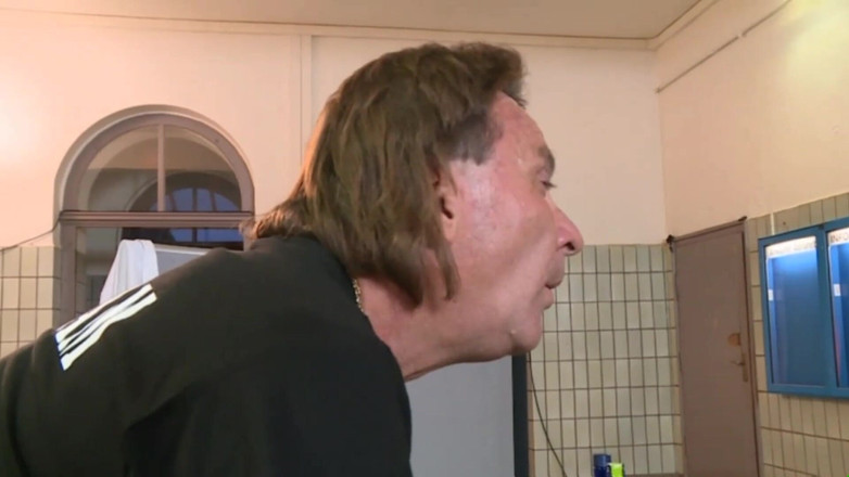 Deutschland porn: 복종하는 빨간 머리 후배위 따먹기