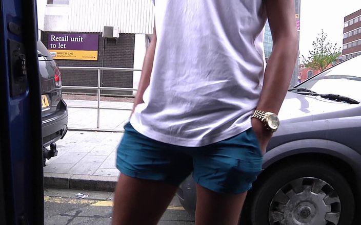 Lust For Boys: Gebruinde bodem gedump in de rug