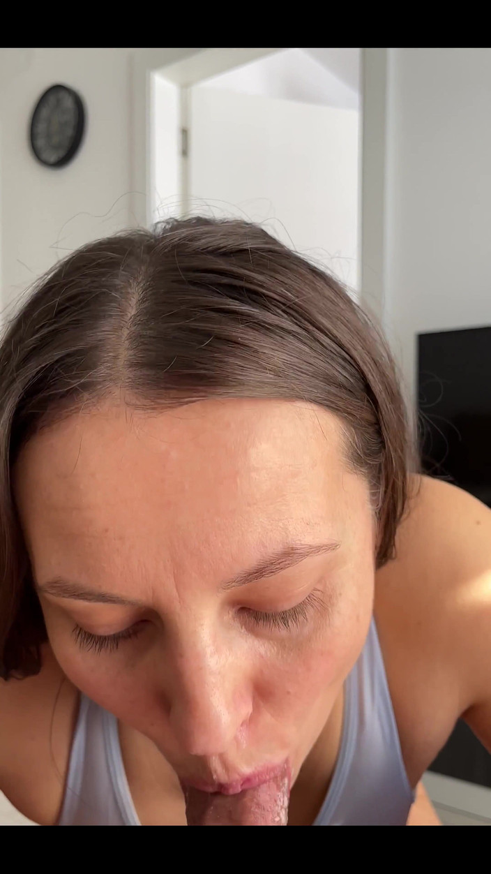 Crypto Mommy: 그녀가 당신이 본 섹스를 할 때 그녀의 귀여운 얼굴과 그녀의 꼬임 봐?