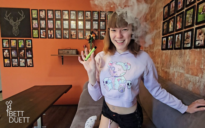 BettDuett: 我们的第一次烟熏口交性爱！！