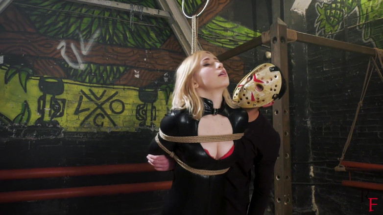 RF studio production: Bondage seance se submisivní Olivií v kombinéze