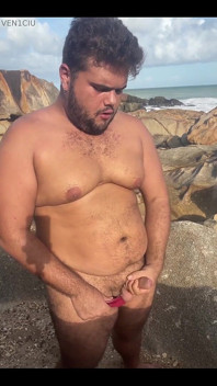 E eu fui me masturbar na praia