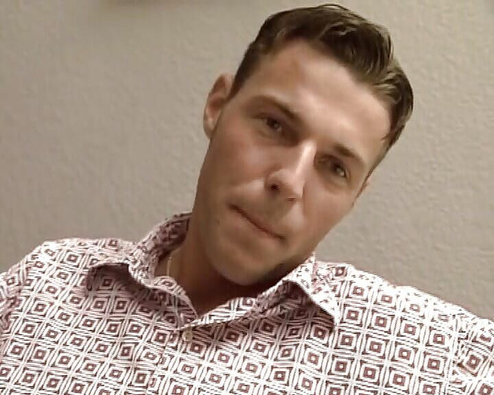 Deutsche Camgirls: Eine fabelhafte deutsche blondine mit einem erstaunlichen körper fickt an...