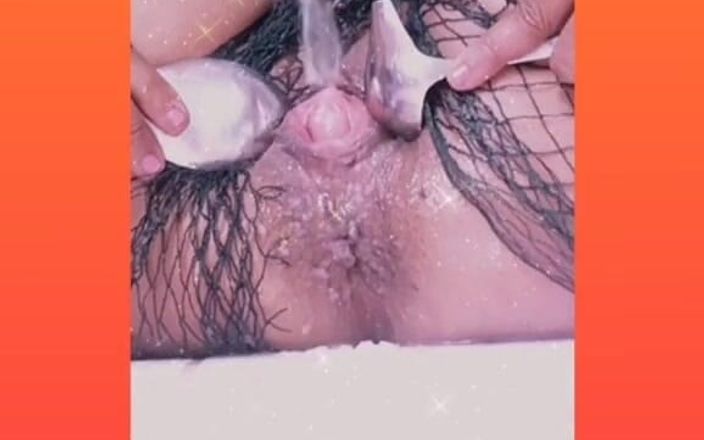 Sarah Fonteyna squirt compilation: Extrem Insertion Squirting MILF