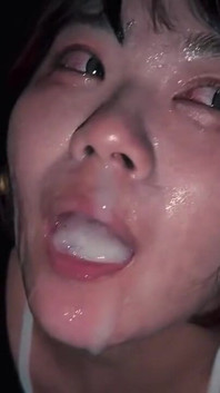 Sedm náloží, jednou divokou noc. Faceshot, polykání a úsměv, který trval až do konce.