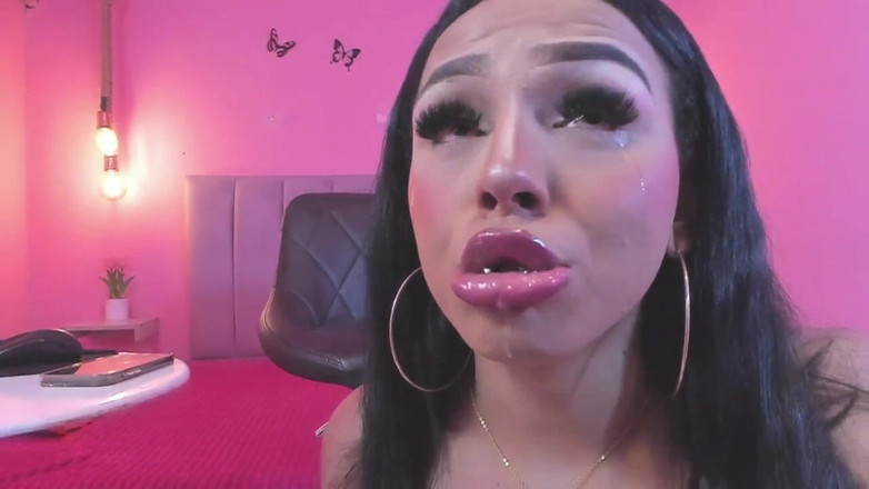 Brittany Gil: Ti succhierò finché non sarà coperto di saliva