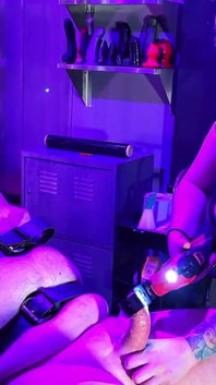 Zalim kadın egemenliği deneyleri - elektrikler ve yoğun yarak sağma