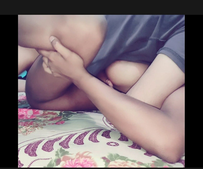 HardAny: Настоящий индийский сводный брат и сводная сестра жестко трахаются, пока родители на улице