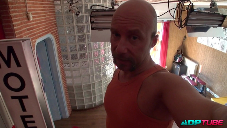 ADP Tube: 완벽한 엉덩이 인파토의 성숙한 두 사람과 항문 쓰리섬