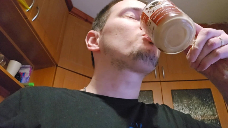 Fap_man93: Esperando Mi Café De La Mañana Se Convirtió En Masturbación...