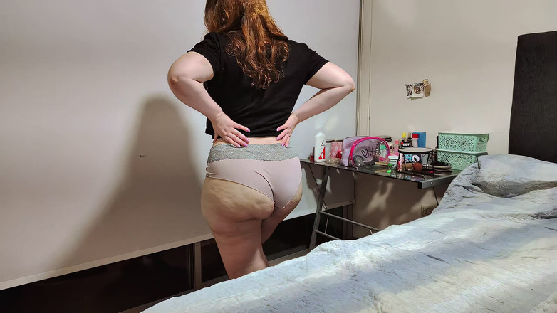 Nicole Passat: Follando una almohada y luego montandote