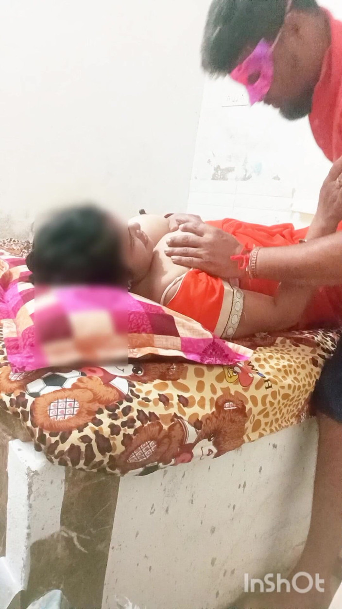 Bed: Videoclip cu gospodină indiană desi