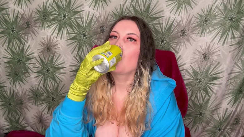 MissFFW: BBWが複数のソフトドリンク缶を飲みながらげっぷをする