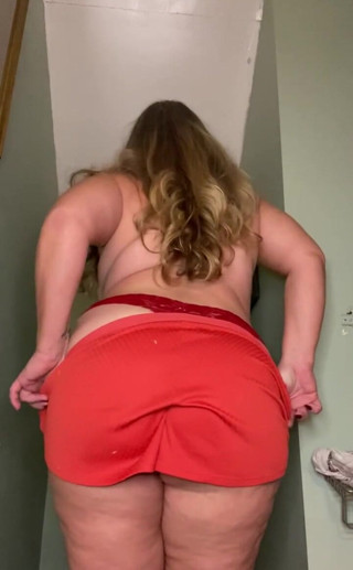 Lily Bay: Secret Bathroom Slut Full Vid for Yall for a Few...