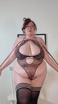 JOI & Cum Countdown BBW 선생님은 스누핑 학생을 처벌합니다.