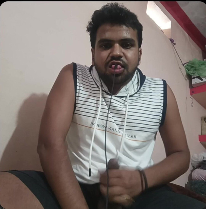 IsmaatDeva: Watching fucking hard porn at home alone and then peeing...