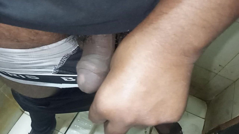 Sweet Indian cock: 甜美的性感人妻展示阴户舔舐并口交