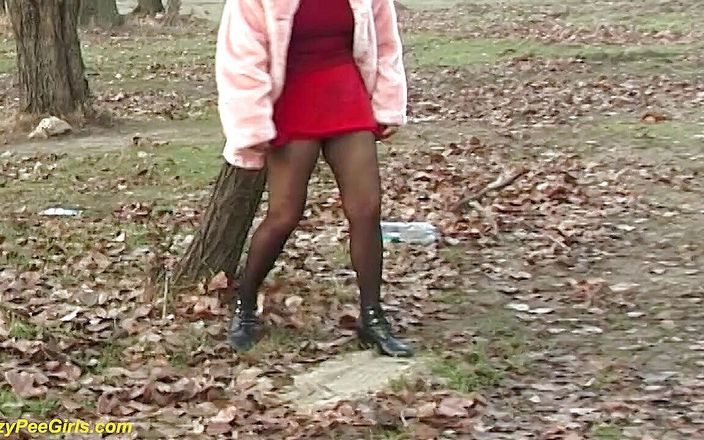 Crazy pee girls: Redhead wife pissing in outdoor