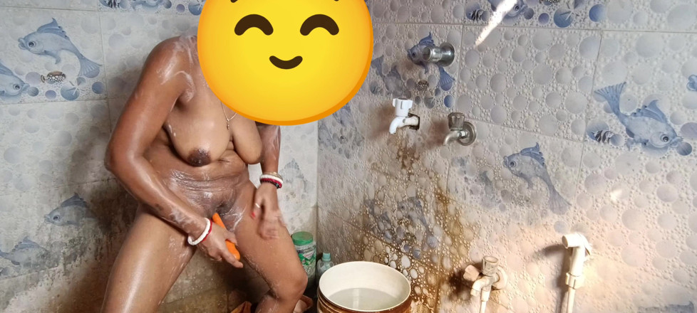 Bengalibeauty96: Neighbours Bhabhi Capture Secret Bath and Masterbating with Carrot....pani Nikal...