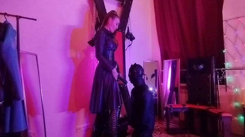 Eva Latexxx: BDSM Femdom Fetish Mistress Eva Latex Fuck Deepthroath Slave Mask...