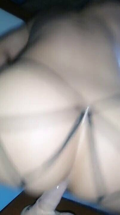 Julianhot2021: Молоко в мою велику дупу